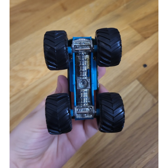 Hot Wheels Monster Jam Avenger Monster Truck Green Blue Chassis Flames Loose - Picture 6 of 9